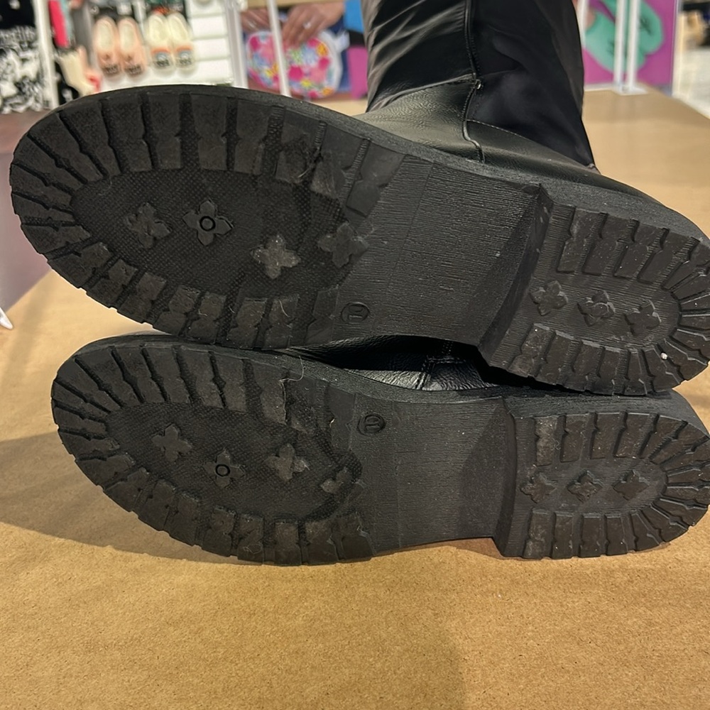 Wanted Brand boots - Picture 2 of 4
